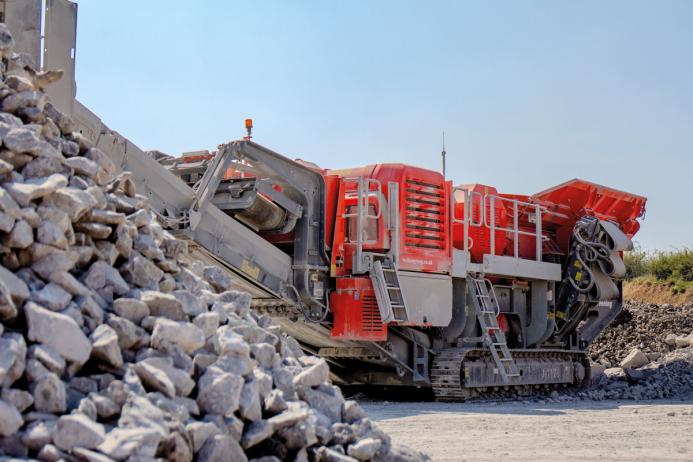 Finlay’s J-1175 has earned a worldwide reputation as a workhorse in quarrying, recycling, and mining applications