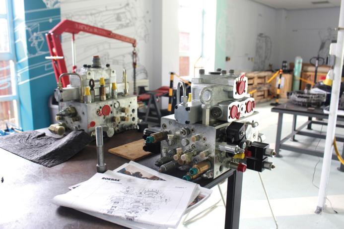 In Tommy Moore’s view, nothing can replicate the value of getting hands-on with components