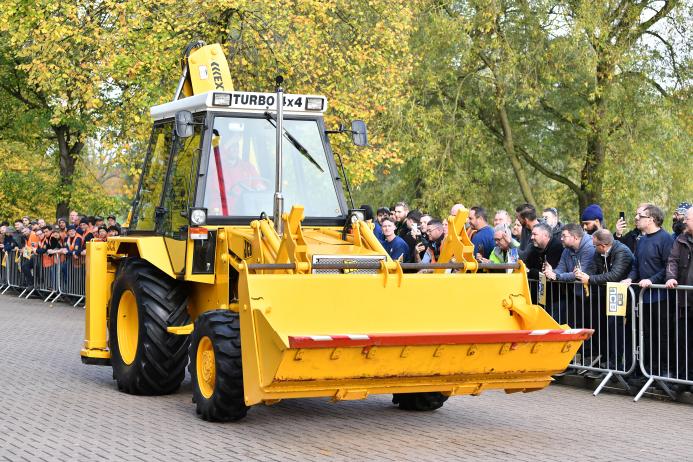 1980 JCB 3CX backhoe leads the cavalcade