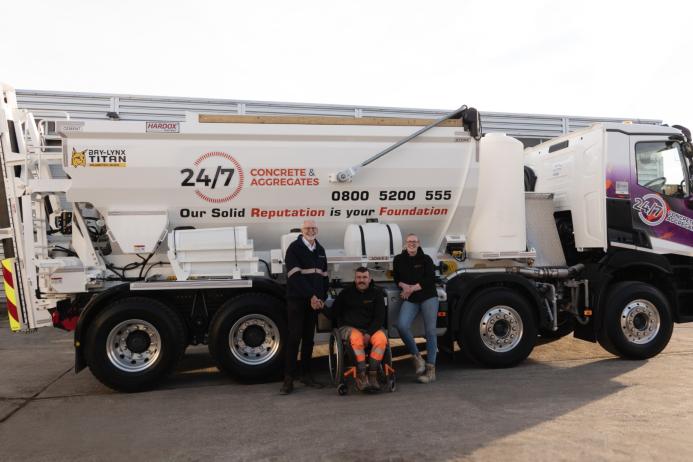 24/7 Concrete & Aggregates taking delivery of their latest Bay-Lynx Titan volumetric mixer 