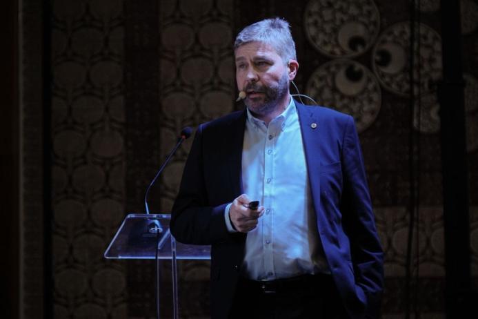 Kevin Lunney, Mannok’s director of operations, presenting at the CUSCIT’25 Cement Olympics in the Gloria Golf Resort, Antalya, Turkey