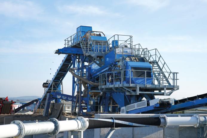 Hart’s Haulage have installed a new CDE wash plant, supplied by Molson, at their site in Redruth, Cornwall