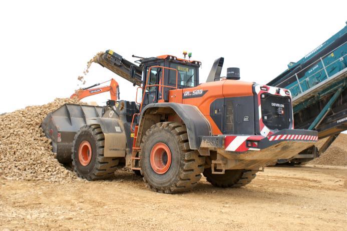 The DL580-7 unit is the largest model in the Develon DL-7 wheel loader range