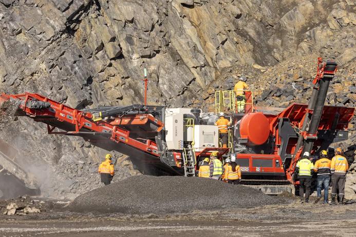 Sandvik’s 2025 Autumn roadshow in Finland offered aggregate industry operators an opportunity to witness the UJ443E first-hand in real-life conditions