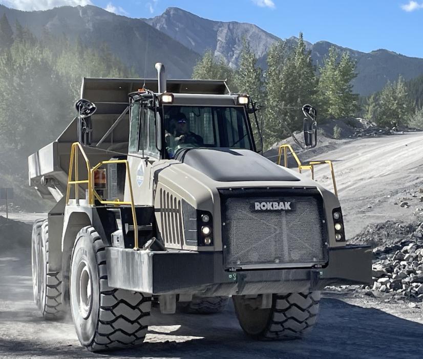 The RA40s at Crowsnest Pass Quarry transport blasted limestone to a crusher or trommel screen in one-mile circular hauls, navigating through tight spaces and tackling steep inclines with ease