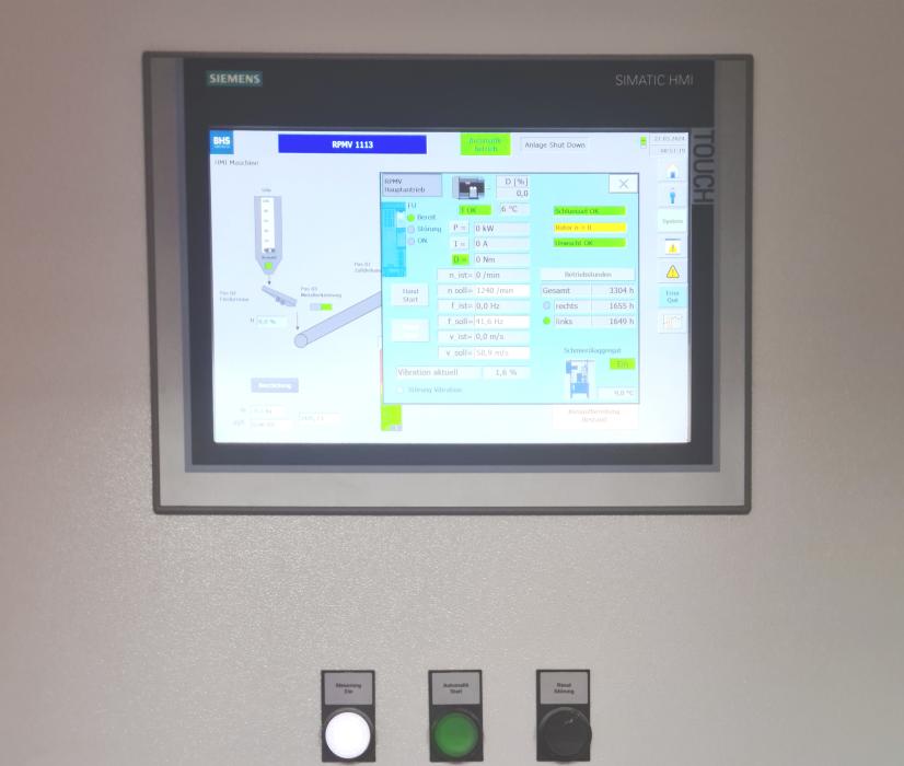 The control system features powerful frequency converters for energy-efficient operation of the machines and a modern user interface with touchscreen