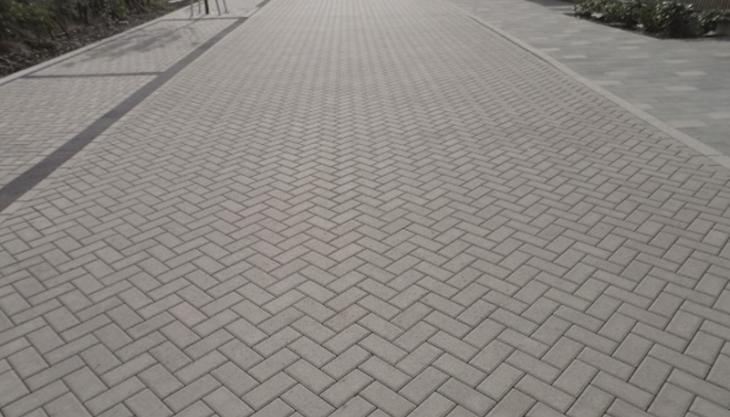 Barking Riverside where Charcon’s Infilita permeable paving’s invisible nib profile creates joints that allow fast and efficient water entry into the sub-base SuDS solution below Barking Riverside
