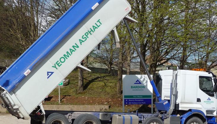 Yeoman Asphalt tipper fitted with Edbro CX14 cylinders