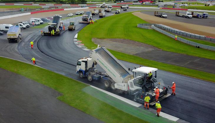 Aggregate Industries say road surfacing is ‘infinitely safer’ with new AIT system Asphalt surfacing