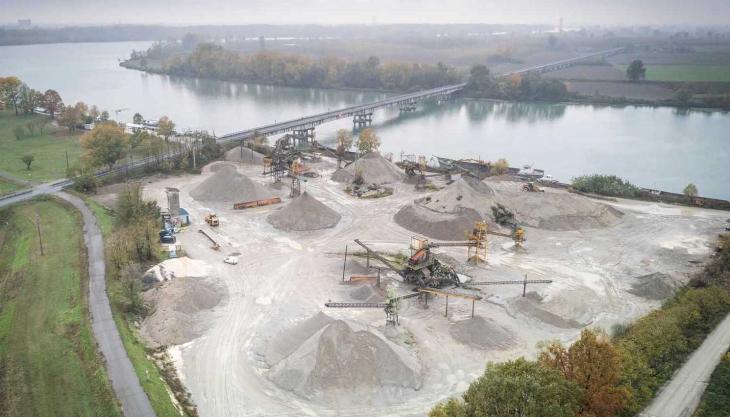 Bassanetti operate three sand quarries in the north of Italy Bassanetti