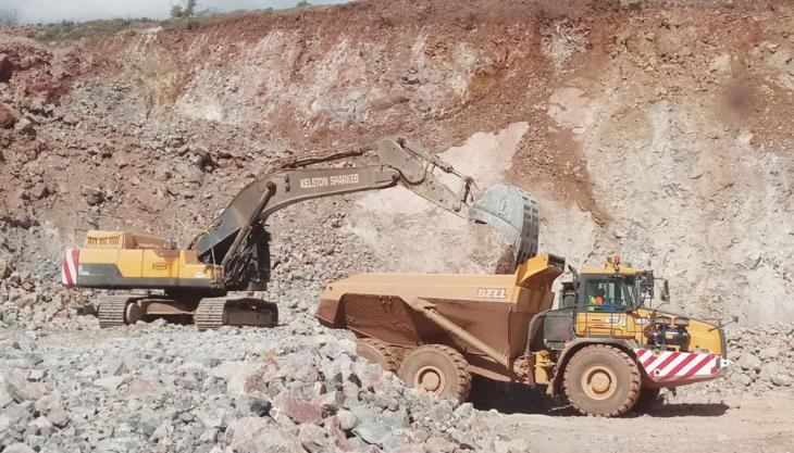 Bell articulated dumptruck Bell articulated dumptruck