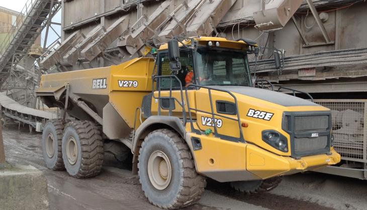 Bell B25E articulated dumptruck