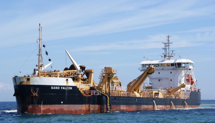 Marine aggregate dredger