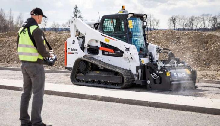 Bobcat remote control system Bobcat remote control system
