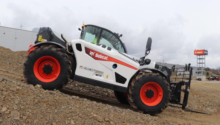 Bobcat TL43.80HF telehandler