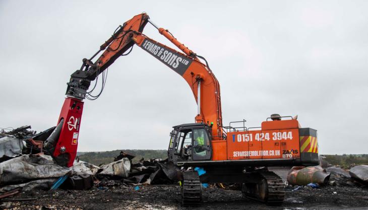 S Evans & Sons’ new LaBounty MSD 4000R Legend shear in operation LaBounty MSD 4000R Legend shear