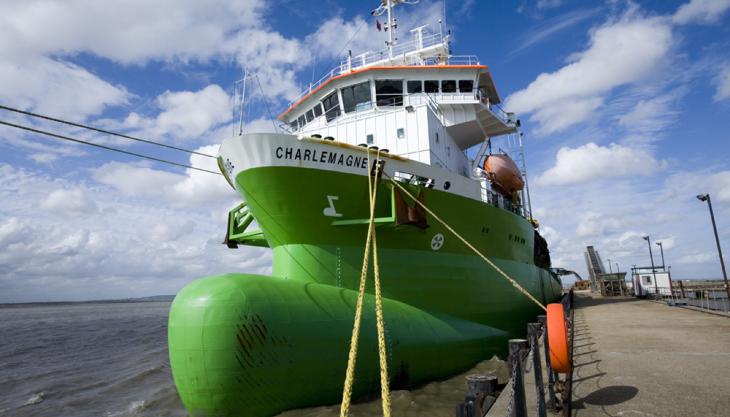 Charlemagne gravel dredger