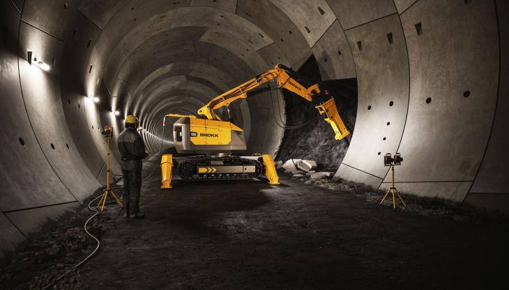 Brokk 900 demolition robot Brokk 900 demolition robot
