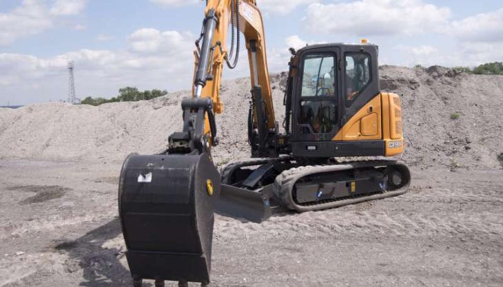 Case CX90D excavator