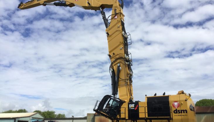 Cat 6015B demolition-spec excavator