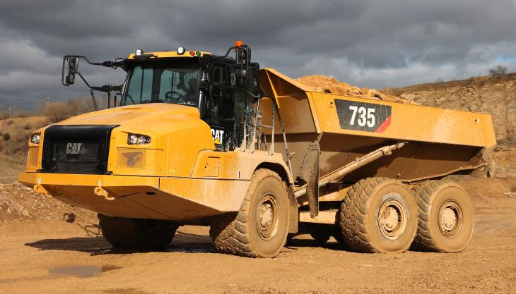 The new 32-tonne capacity Cat 735 articulated dumptruck Cat 735 articulated dumptruck