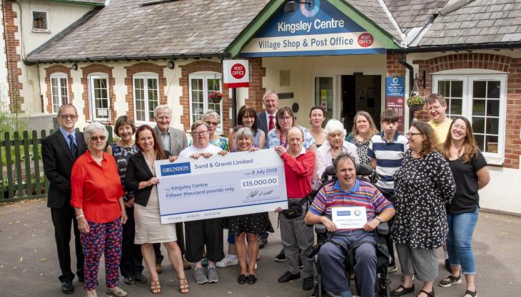 Celebrations as Kingsley Organisation receives a £15,000 grant from Grundon Sand & Gravel Kingsley Organisation
