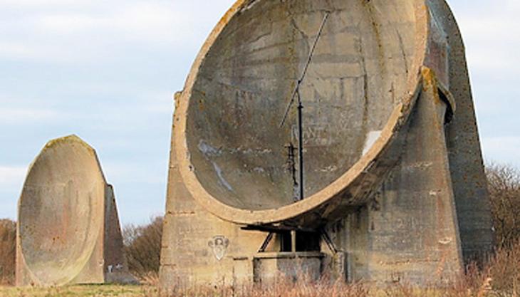 Sound mirrors at Lade Pits Sound mirrors