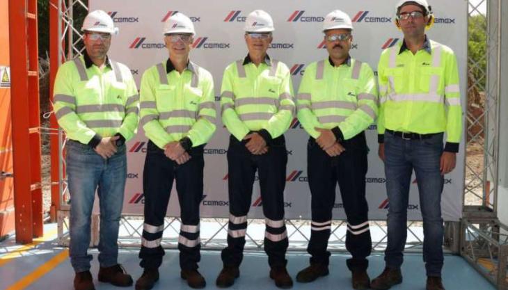 L-R: Jesus Garcia, vice-president of operations; Jesus Gonzalez, president of CEMEX South, Central America and the Caribbean; Fernando A. Gonzalez, CEO of CEMEX; Juan Gabriel Rijo, operations director; and Jose Antonio Cabrera, CEMEX country manager in the Dominican Republic CEMEX Dominican Republic