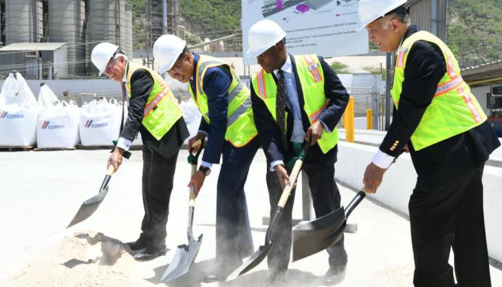 L-R: CEMEX CEO, Fernando A. Gonzalez; Jamaica Prime Minister, Andrew Holness; Minister of Industry, Investment and Commerce, Senator Aubyn Hill; and chairman of CCCL, Parris Lyew-Ayee CEMEX Jamaica