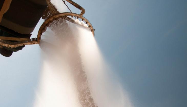 Dust-suppression conveyor ring