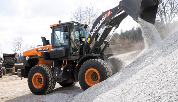 The new Doosan DL220-7 wheel loader Doosan DL220-7 wheel loader