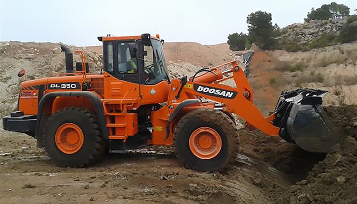 Doosan DL350-3 wheel loader