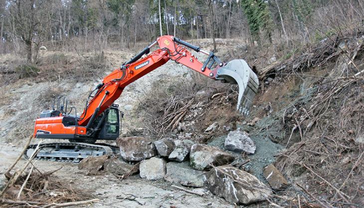 Doosan DX235LC excavator