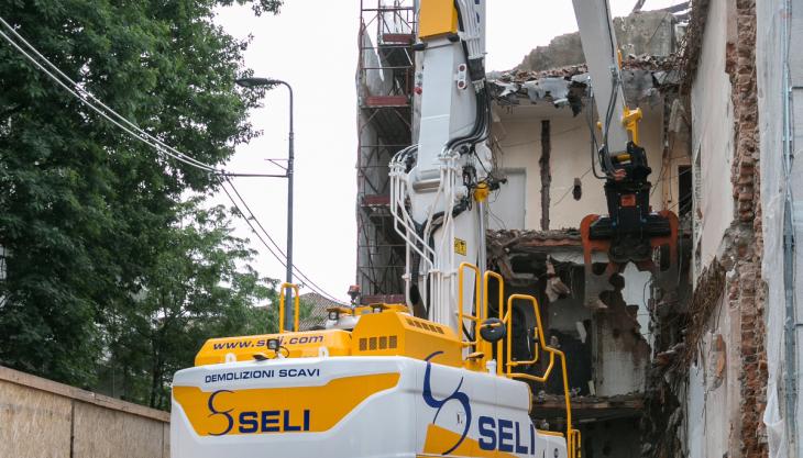 Doosan DX235DM high-reach demolition excavator