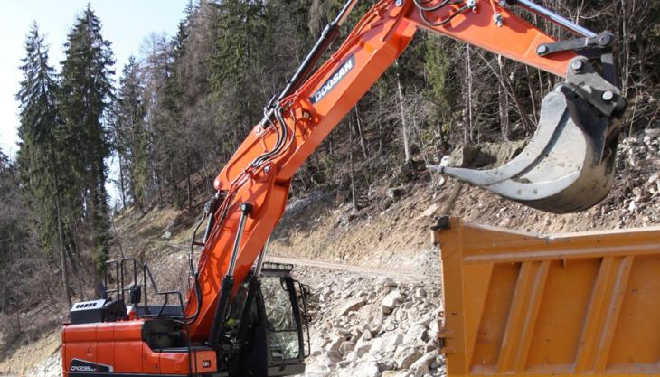 Doosan DX235NLC-5 excavator