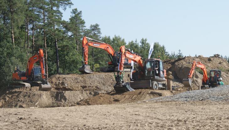 Doosan Quarry Days event near Prague Doosan Quarry Days event