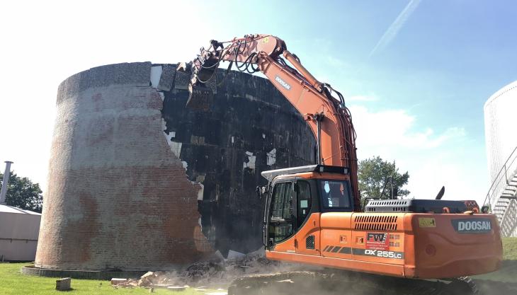 Doosan DX255LC excavator