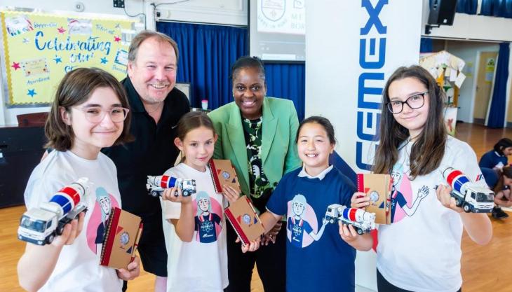 CEMEX launch A Circular World educational programme at Boughton Leigh Junior School in Rugby A Circular World