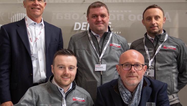 Tipmat distribution contract signing at bauma EvoQuip and Tipmat sign distribution contract