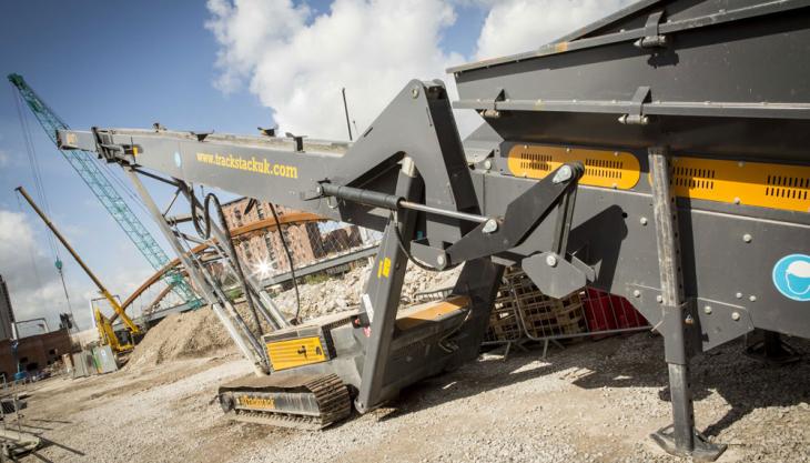 Tesab Trackstack stockpile conveyor