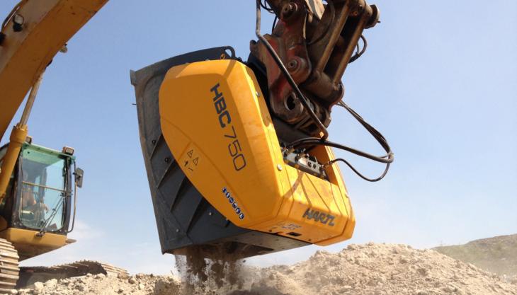 Hartl crusher bucket