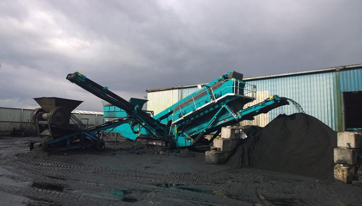 Powerscreen Chieftain 2100X mobile screen