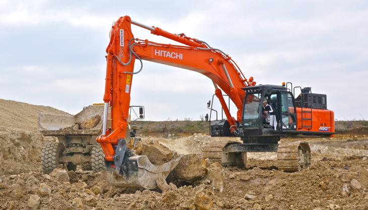 UK's first Hitachi ZX490-6 excavator Hitachi ZX490-6 excavator