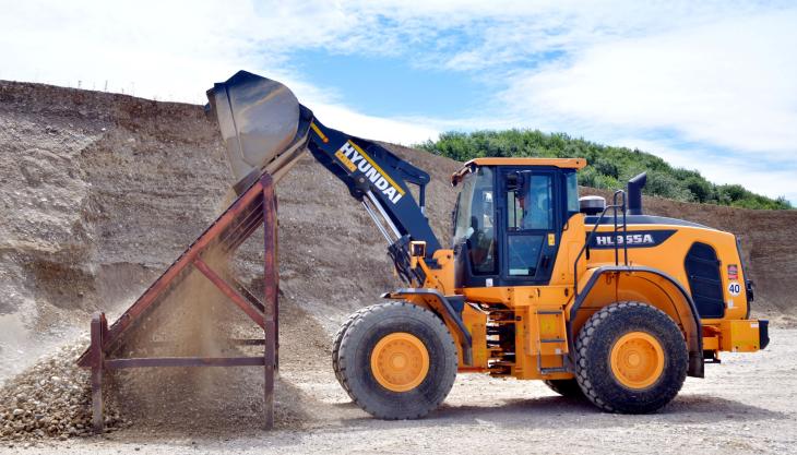 Herbst Tiefbau's new Hyundai HL955A wheel loader Hyundai HL955A wheel loader