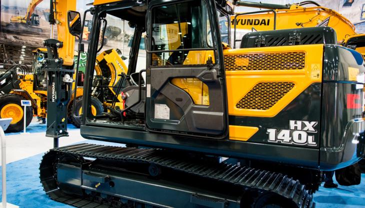 First Hyundai HX140 L excavator arrives in the UK Hyundai HX140 L excavator