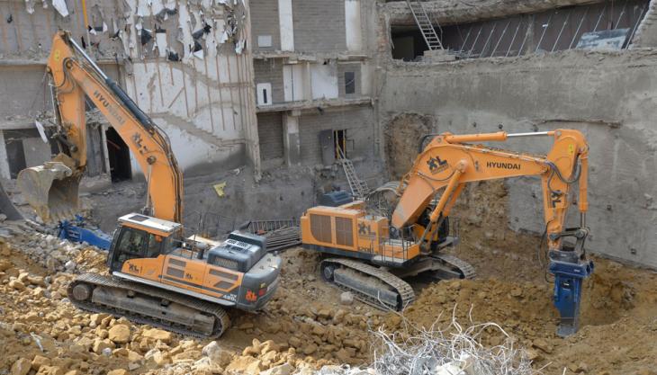 Hyundai R1200-9 excavator