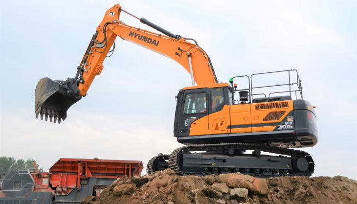 Hyundai HX300L excavator Hyundai HX300L excavator