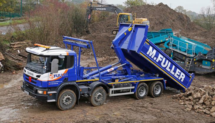 Truck fitted with a Hyva Titan hookloader Hyva Titan hookloader