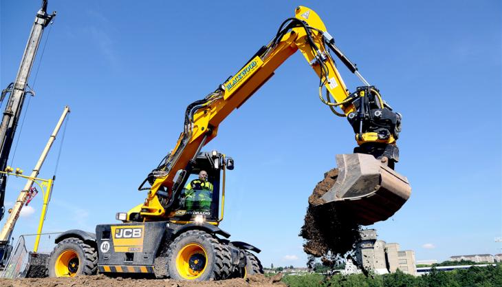 JCB Hydradig headline new £2 million-plus order JCB Hydradig