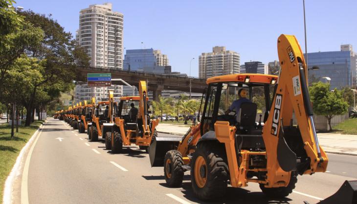 JCB win deal for 1,000 backhoe loaders